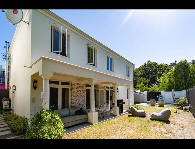 3 BEDROOM GATED ESTATE RENTED IN CLAREMONT